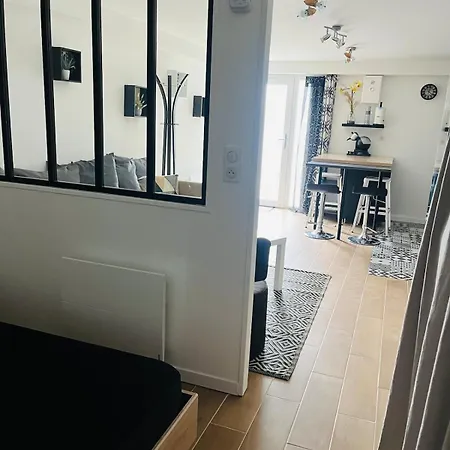 Grand Moderne A 1,6km Du Marche Daire *