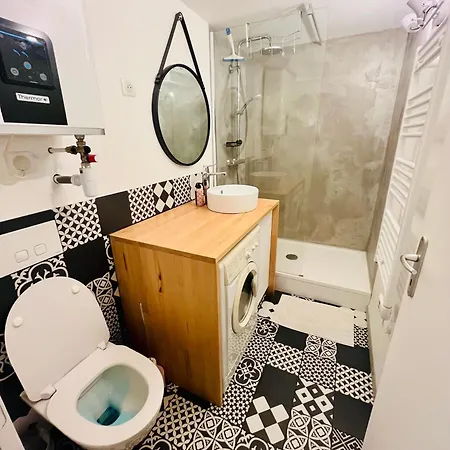 Grand Moderne A 1,6km Du Marche * La Rochelle (Charente-Maritime)